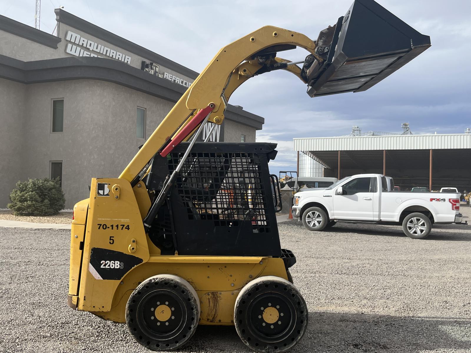 ./imagenes/INVOICE/2019/16885/MINICARGADOR CATERPILLAR 226B3 (20).JPG